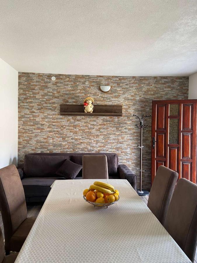Guest House Markovic Lovcen 采蒂涅 外观 照片